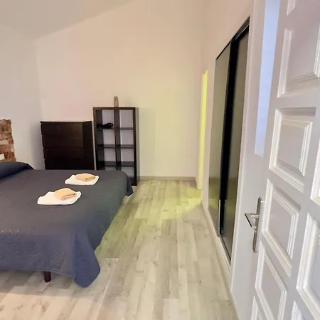 Island Village Apartament *