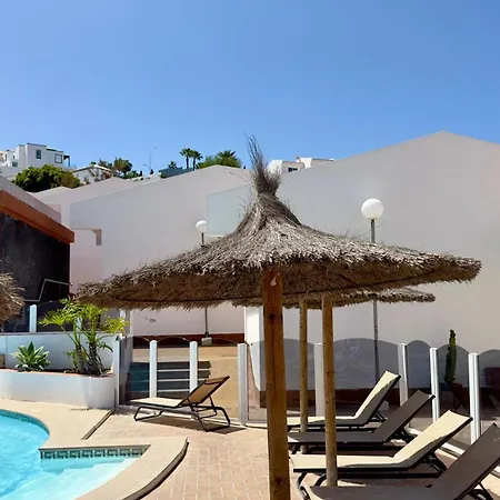 Island Village Apartman *