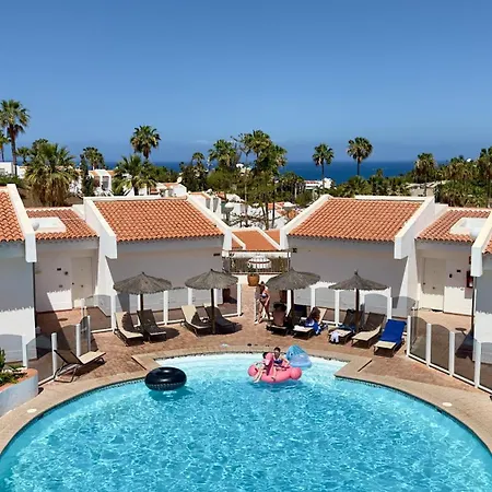 Island Village 阿德耶