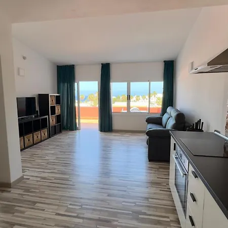Island Village Apartment *