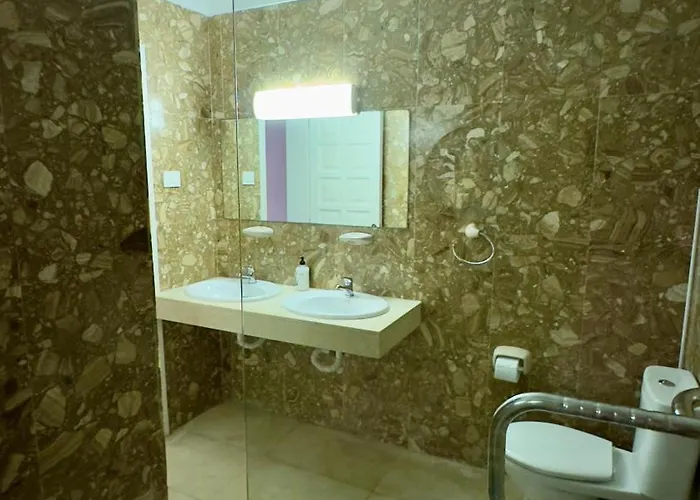 Island Village Апартаменти Адехе