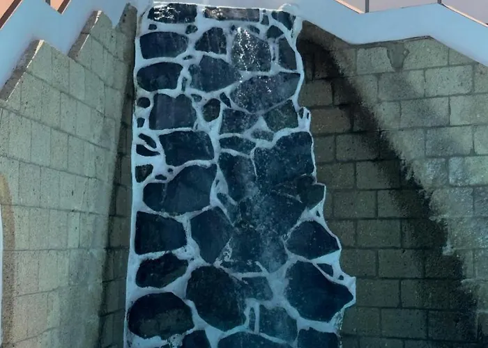 Апартаменти Island Village